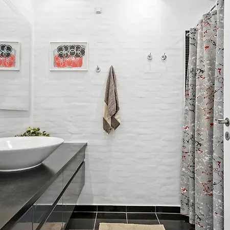 Gorgeous In With Sauna Apartmán *